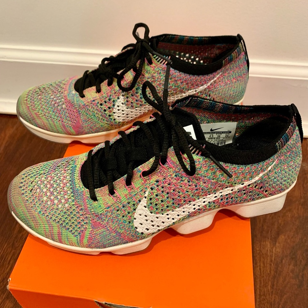 NIKE WMNS FLYKNIT ZOOM AGILITY SIZE 7